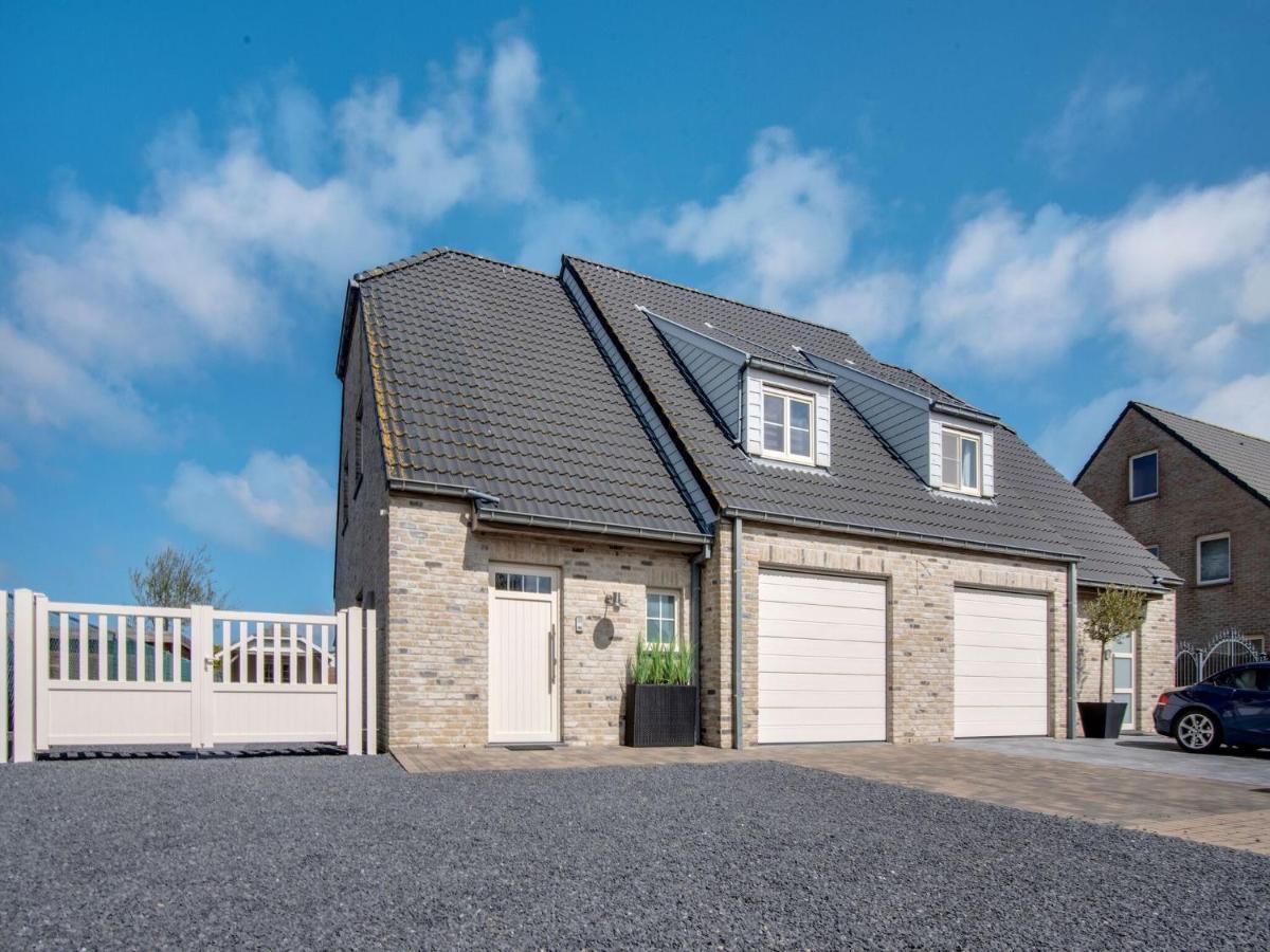 Modern Holiday Home In De Haan With Garden Eksteriør bilde