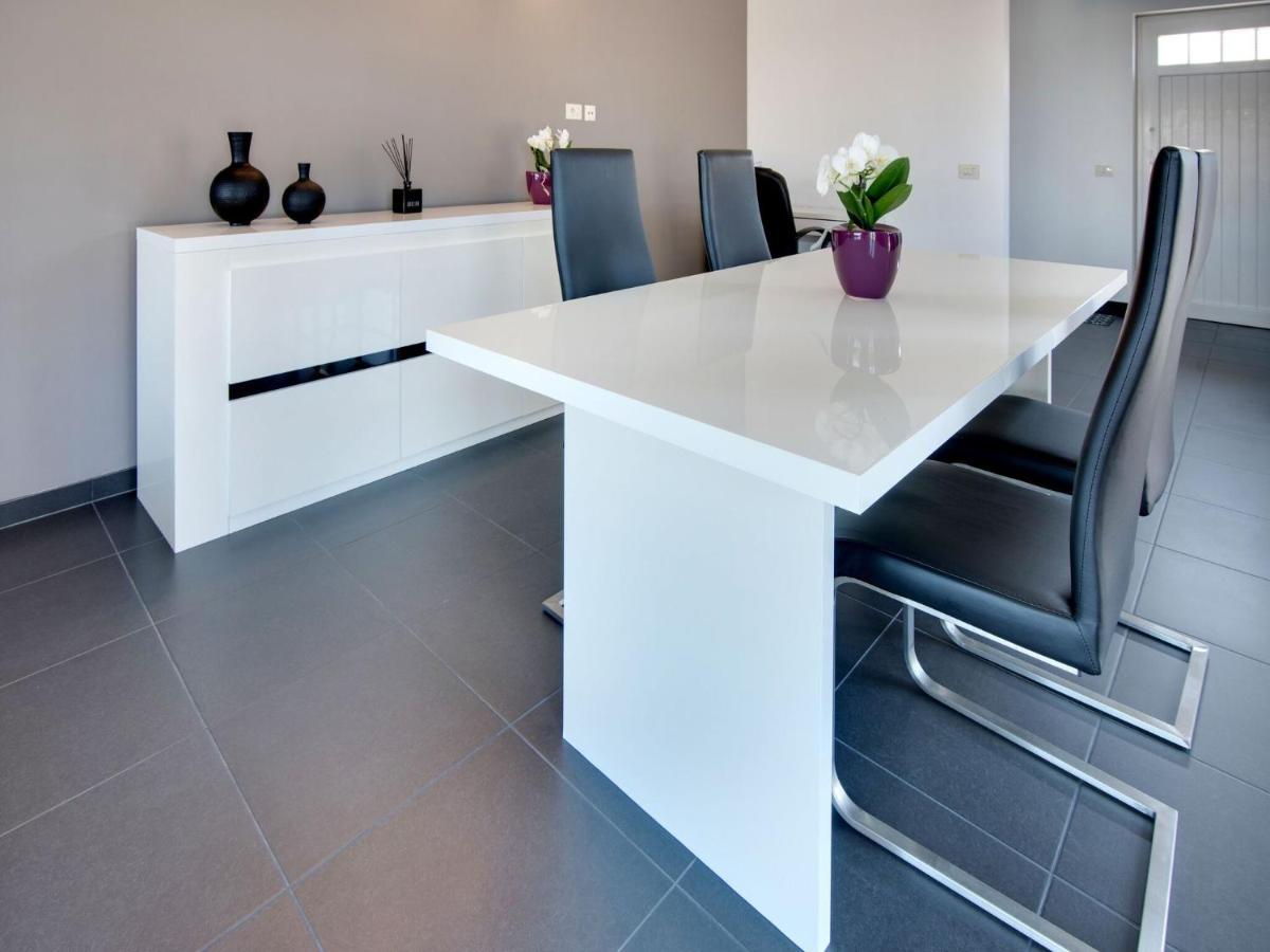 Modern Holiday Home In De Haan With Garden Eksteriør bilde