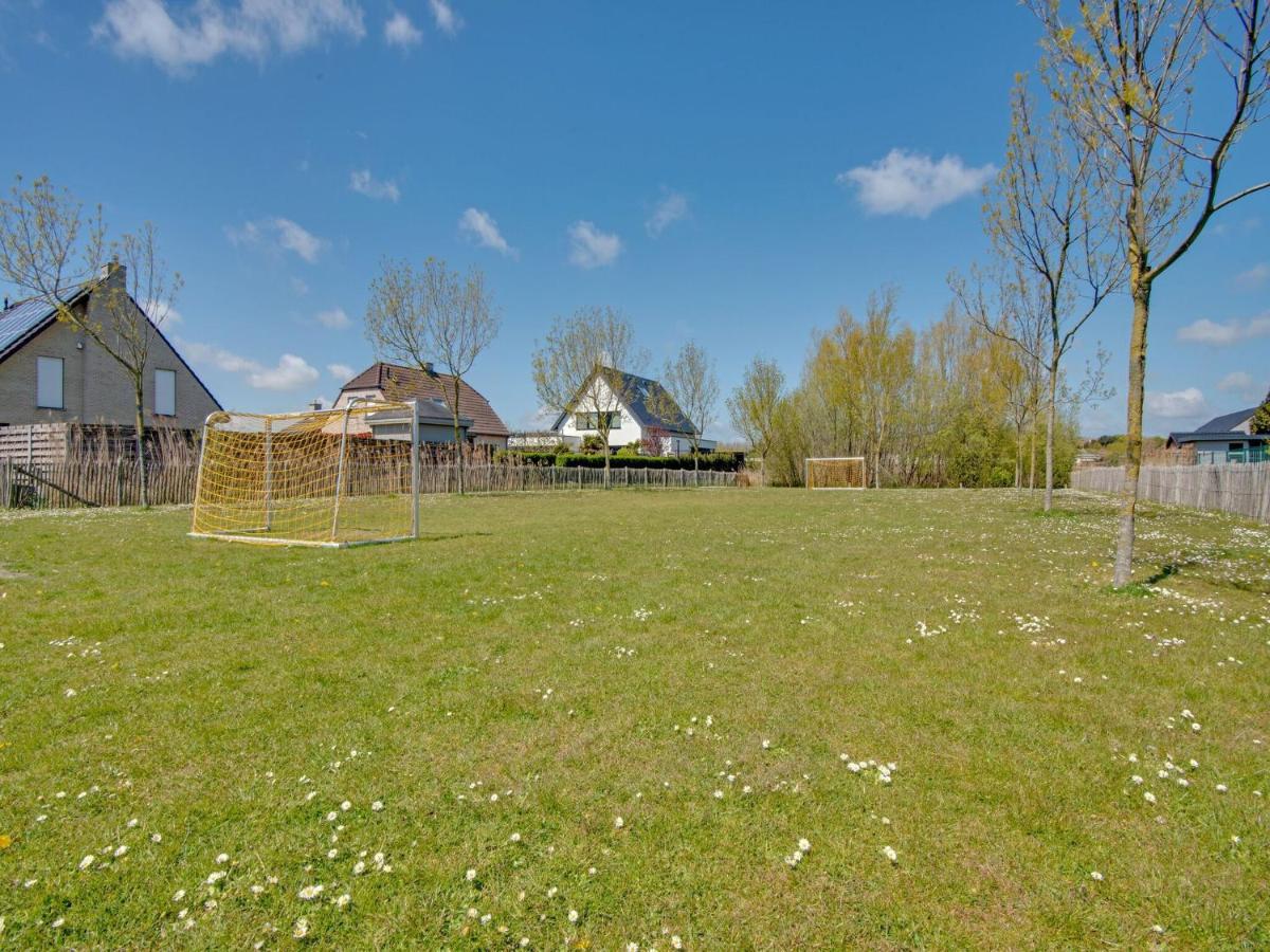 Modern Holiday Home In De Haan With Garden Eksteriør bilde