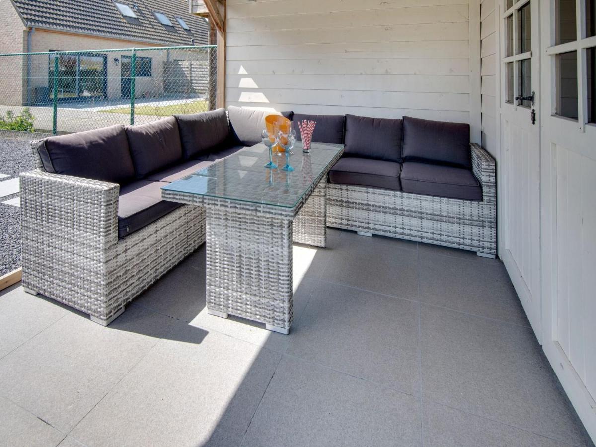 Modern Holiday Home In De Haan With Garden Eksteriør bilde