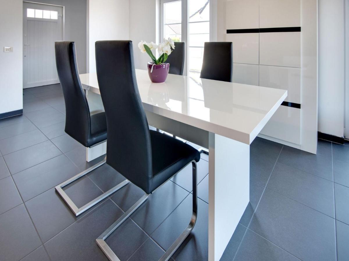 Modern Holiday Home In De Haan With Garden Eksteriør bilde