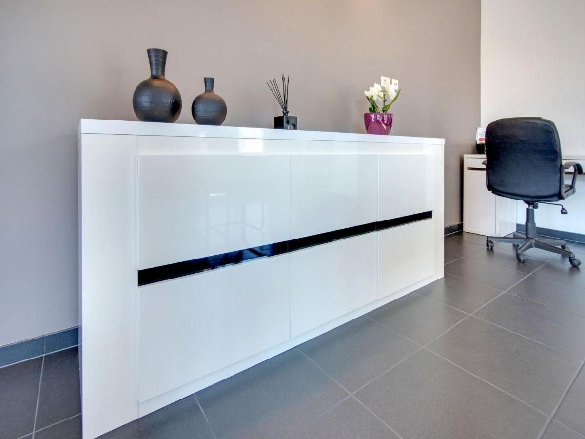 Modern Holiday Home In De Haan With Garden Eksteriør bilde